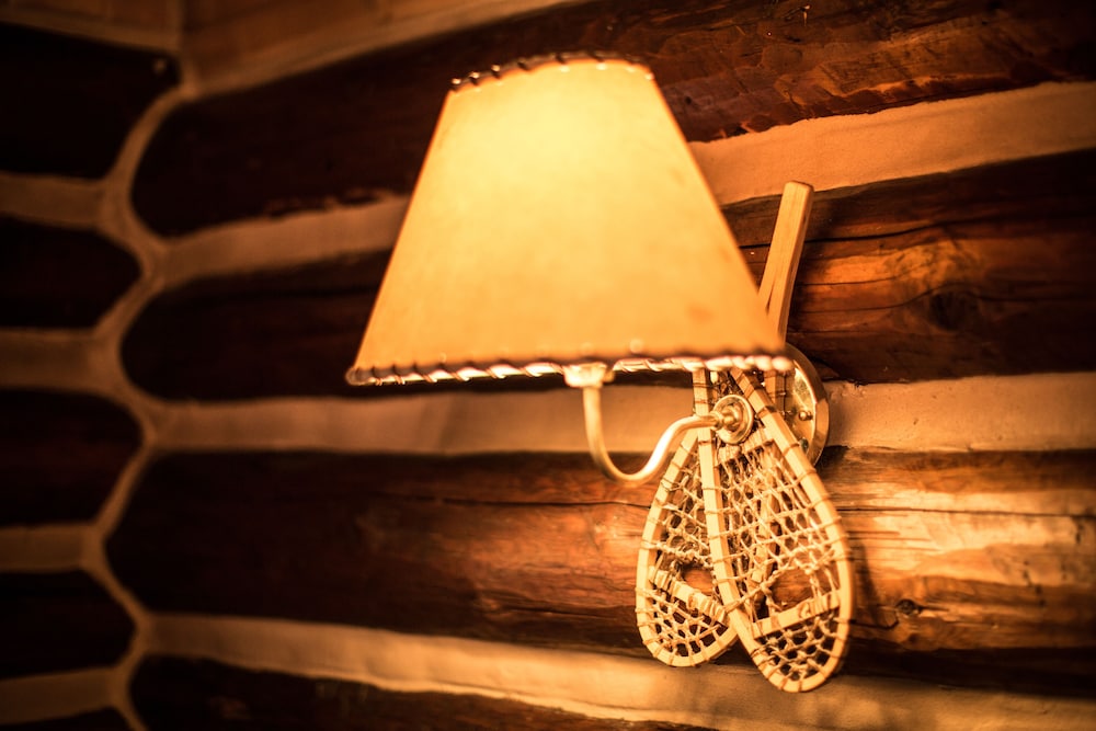 Storm Mountain Lodge Cabins & Dining