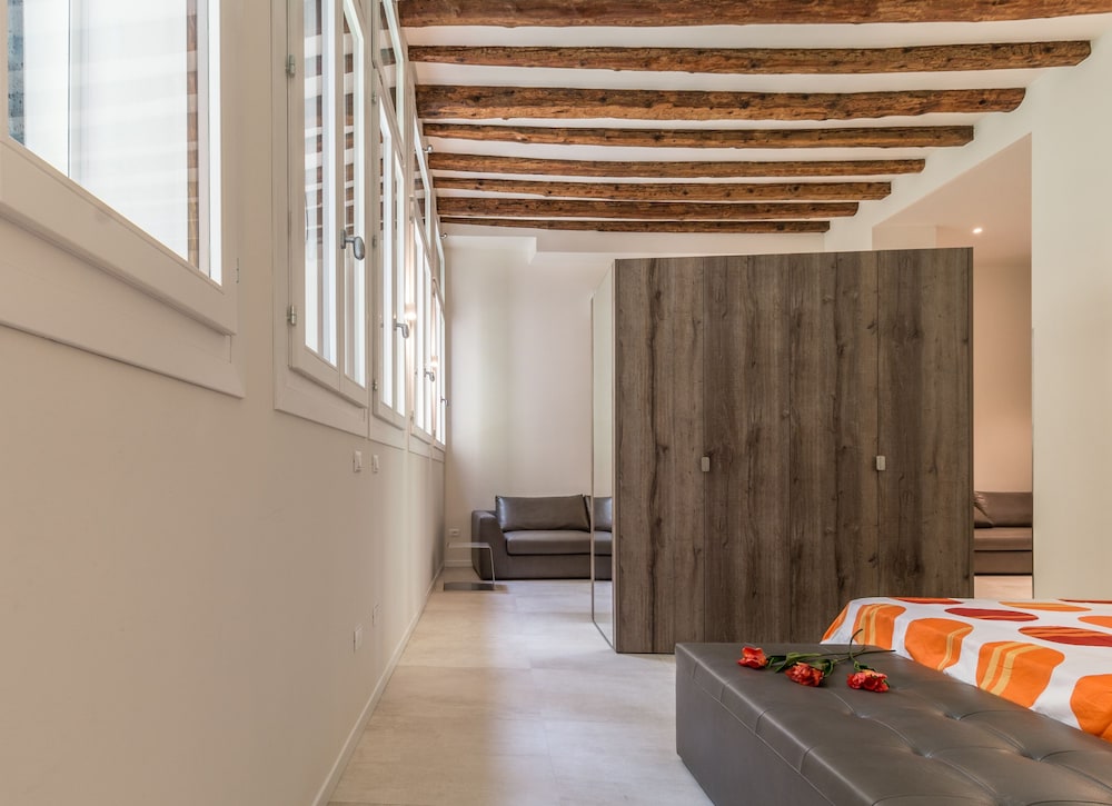 Orione Design Flat