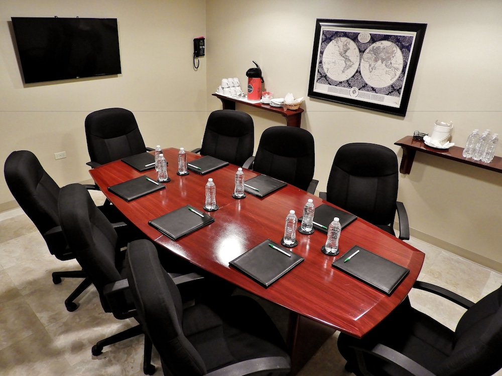 Reynosa Vacations - Holiday Inn Reynosa Zona Dorada, an IHG Hotel - Property Image 11