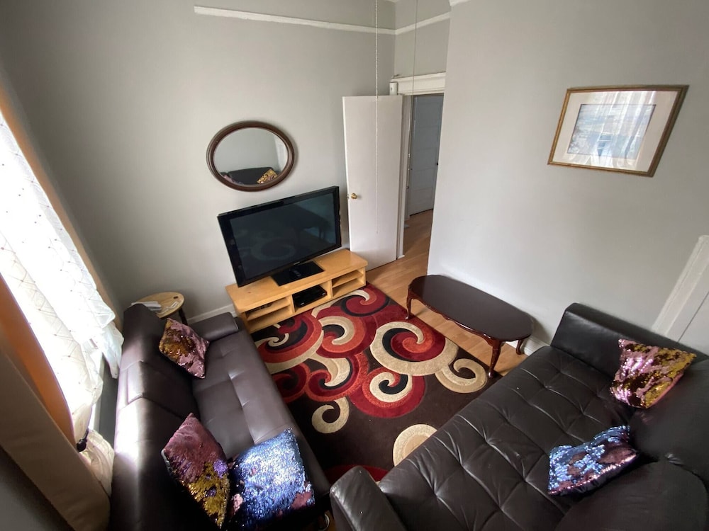 1 Lovely 2 Bedrooms Rental in West New York Nj view 3