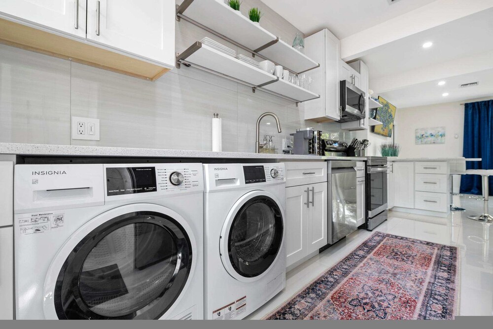 Uhost AI 4-unit Gem Mins to Las Olas Beach