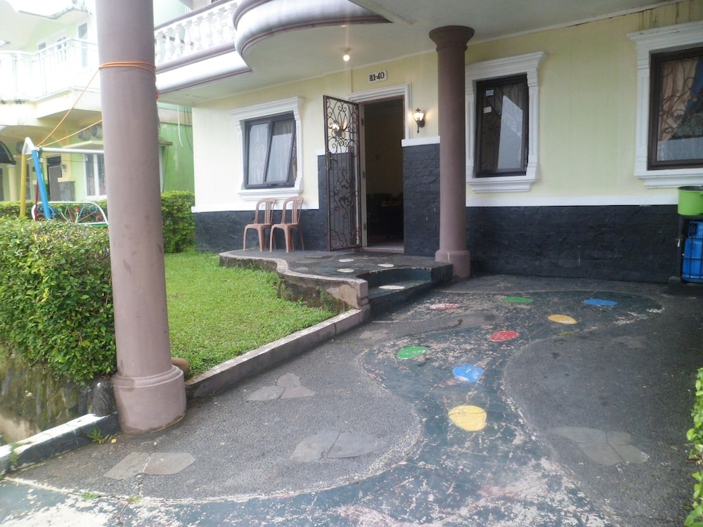 Villa Kota Bunga Protea