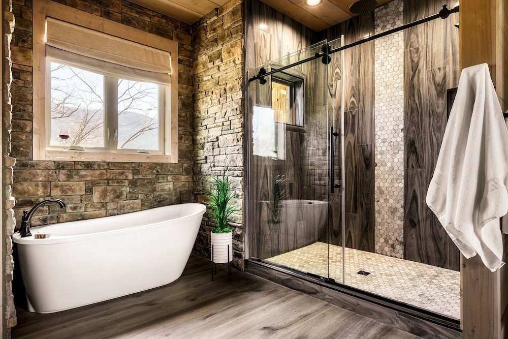 The Luxe 4 Bedroom Cabin
