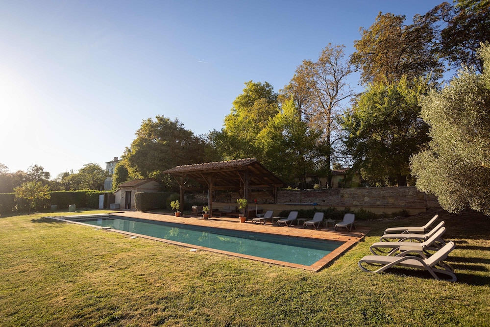 18th Century Ch Teau With Stunning Pool Gardens