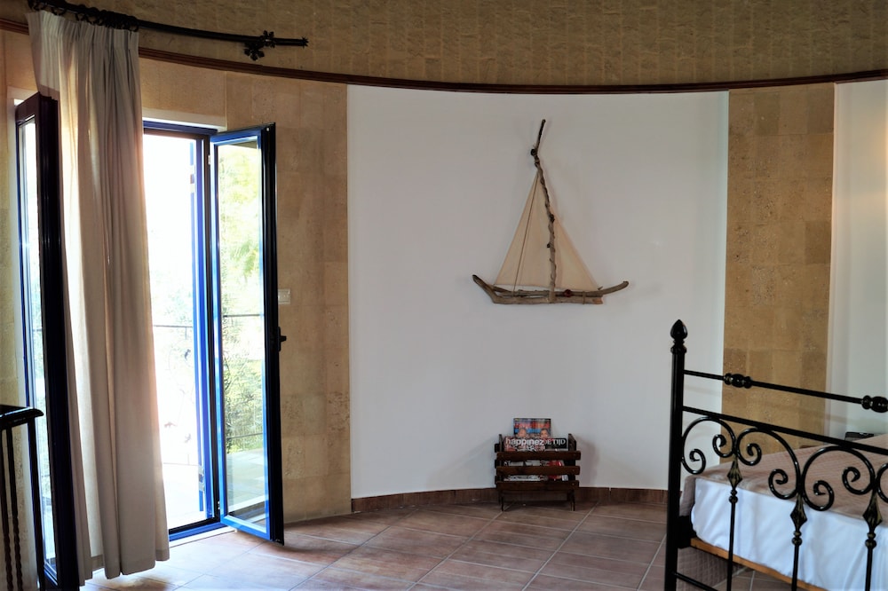 Mathraki Resort