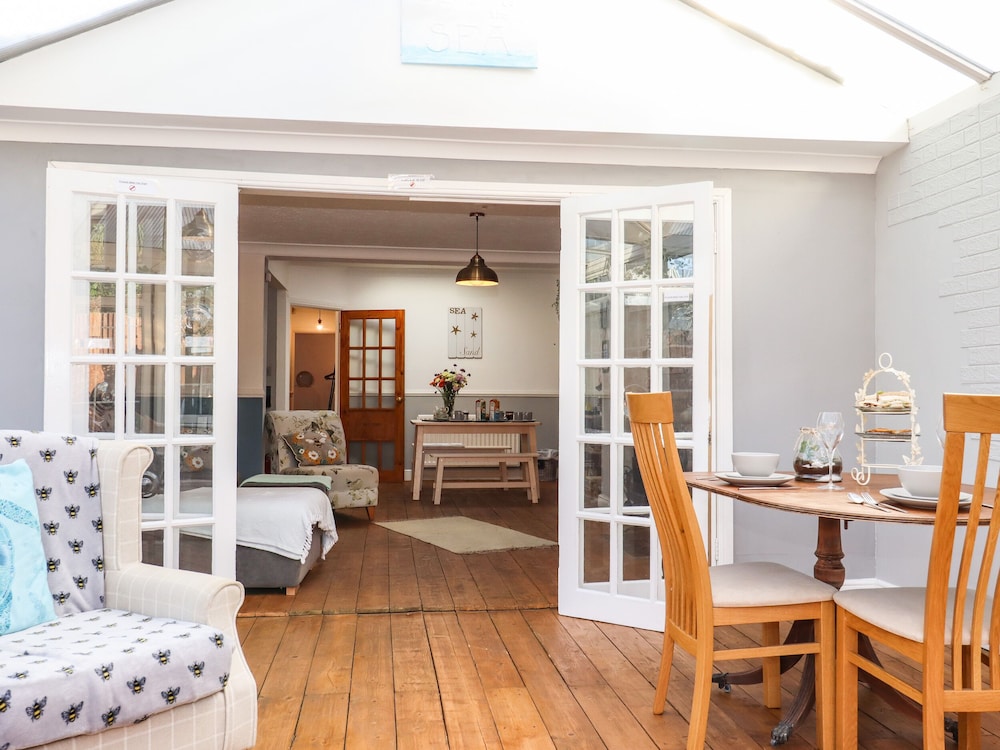 Bay Cosy