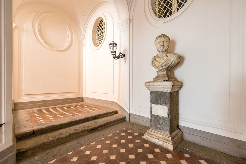 Palazzo Maddaloni Sweet Home By Napoliapartments