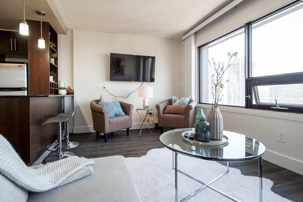 Stunning View 22nd Floor One-bedroom Suite view 4