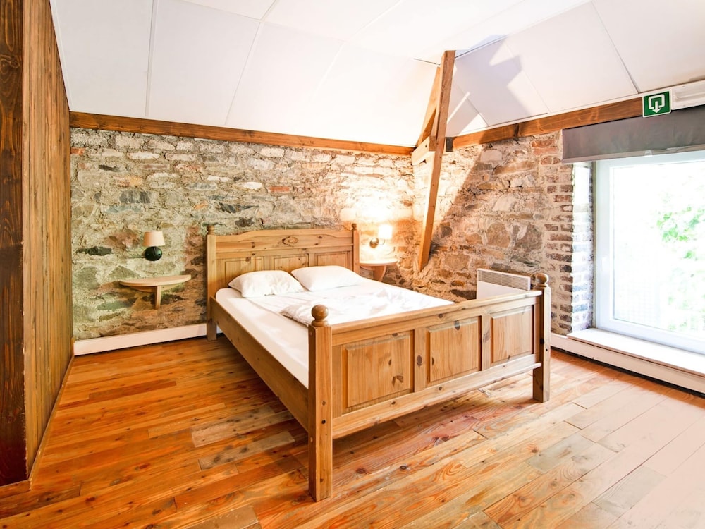 Holiday Home in Sourbrodt With Pool & Sauna