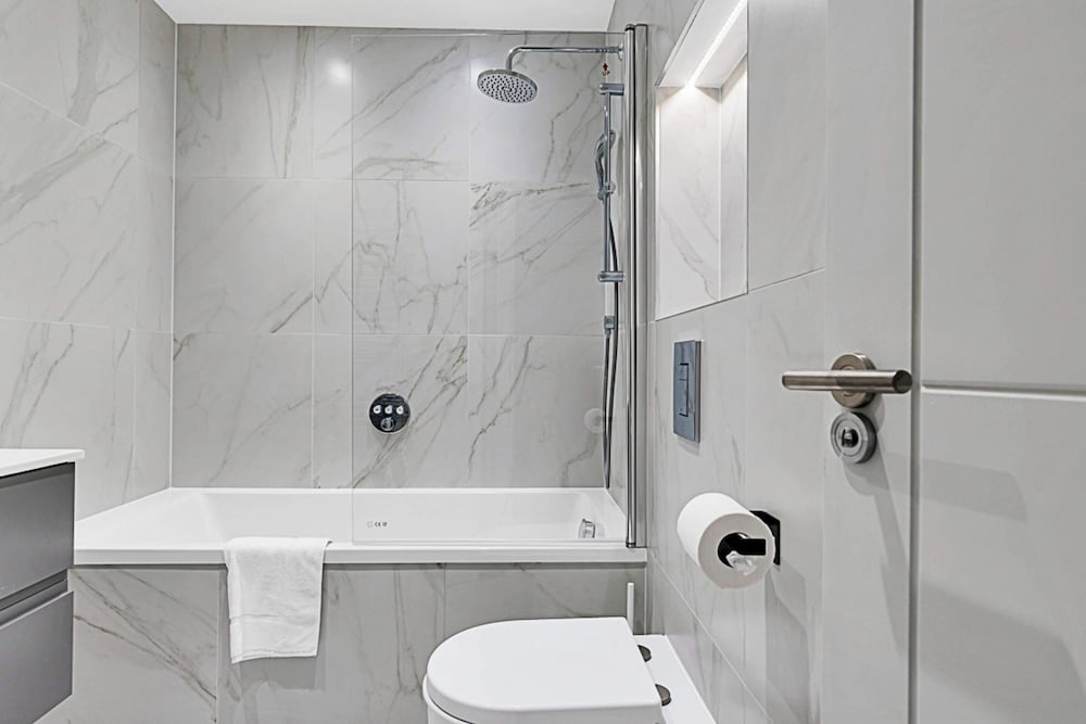 Chiswick Gem: 2 Bedroom Flat