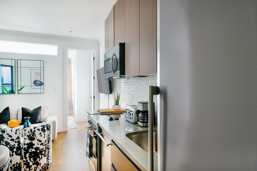 1288-5fs New Renovated 2 Bedrooms in UES