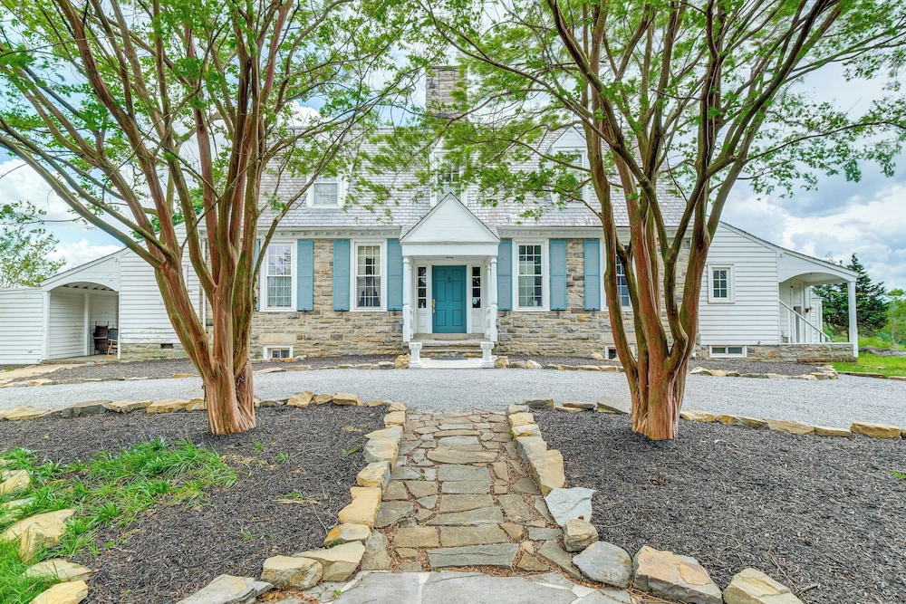9-acre New River Retreat Near Radford University
