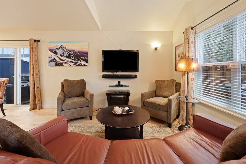 Meet Me On Milwaukee 30 Day Minimum 2 Bedroom Home