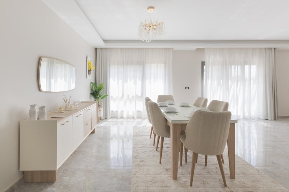 Upper Duplex 3BR in Eastown Sodic