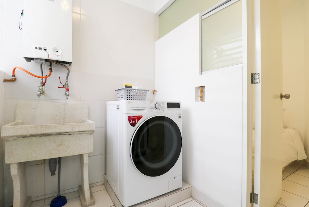Lovely 2BR with Balcony in Miraflores