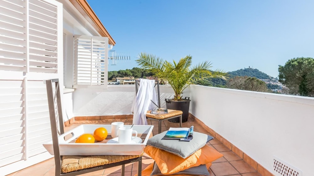 Tensi in Blanes With 5 Bedrooms and 2 Bathrooms
