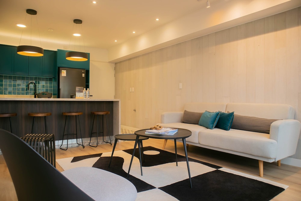 w Inviting 3BR w Balcony in Hip Miraflores