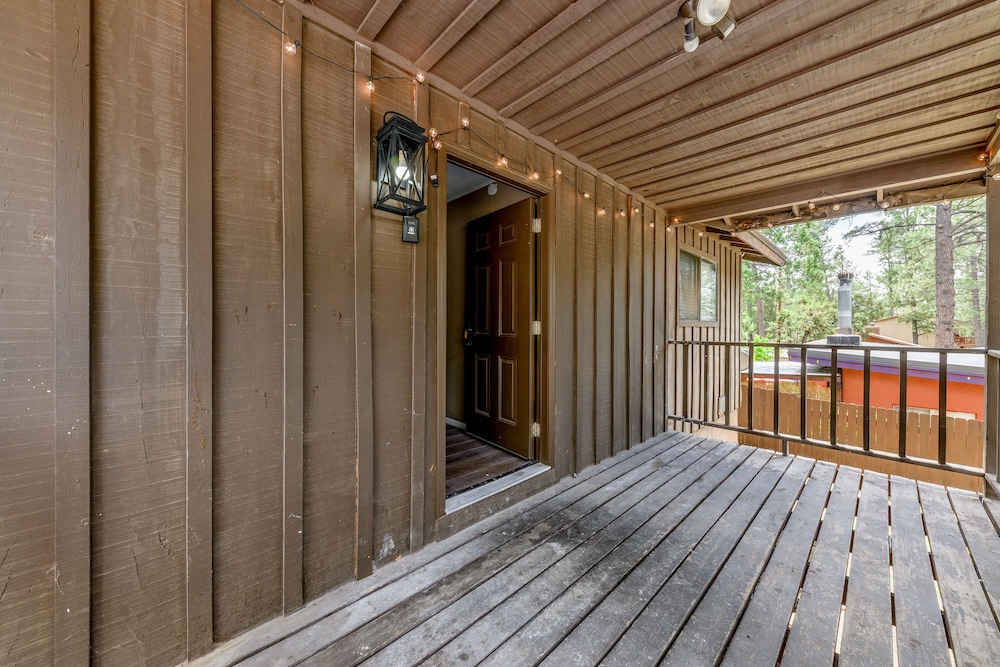 Serene Ruidoso Cabin w/ Fenced Yard Near Downtown! view 3