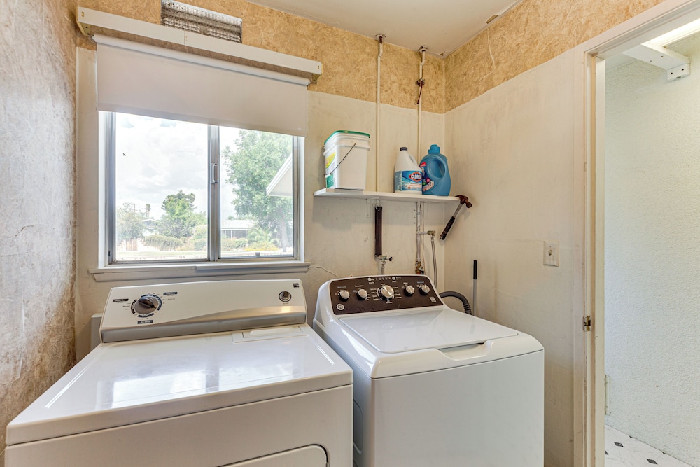 Hemet Retreat w/ Peak Views + 2 Saunas