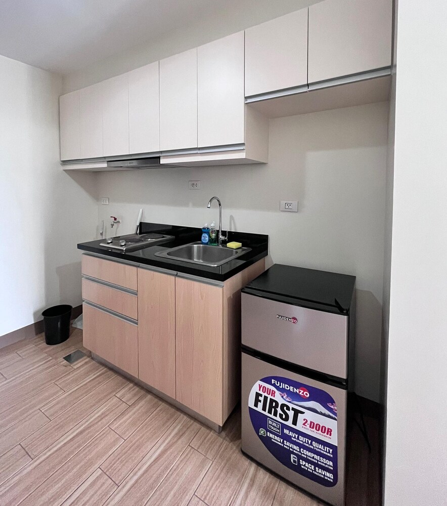 Room-minimalist Studio in Saint Dominiqu