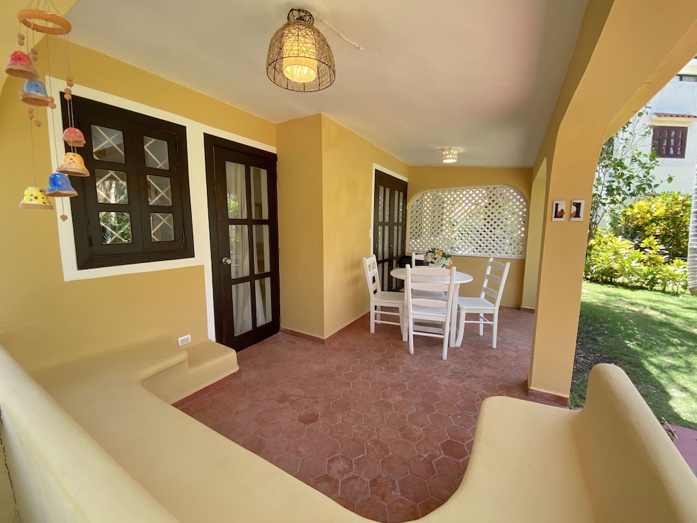 Los Corales Tropical Beach Resort & SPA