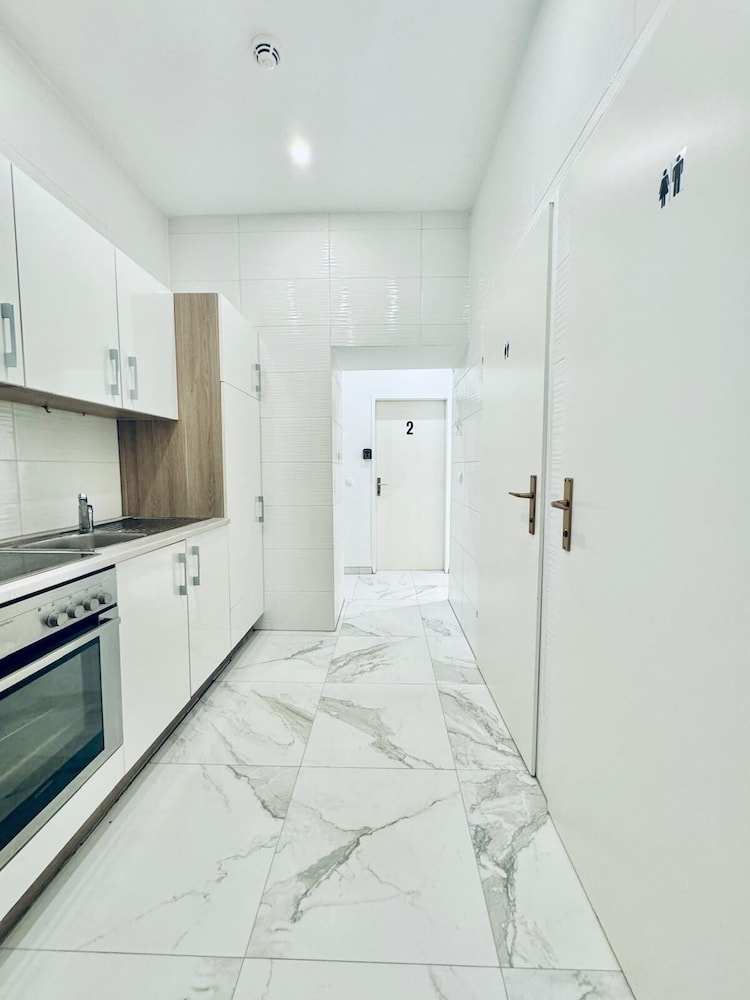 Elegant Five Bedroom Residence Alterlaa