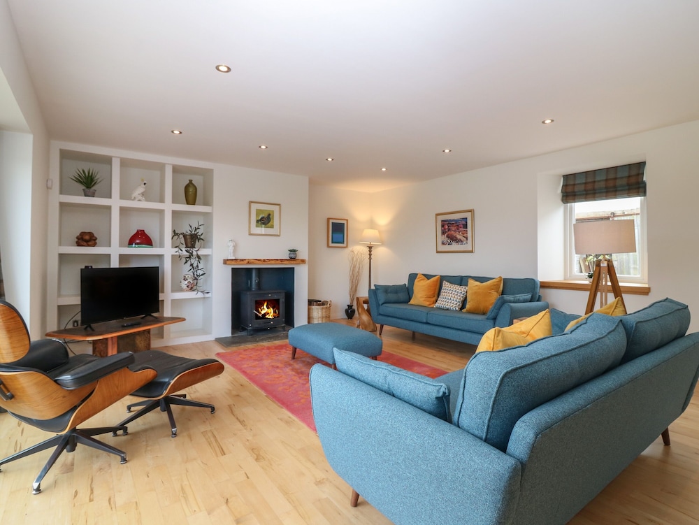 Whitehouse Woodwrae