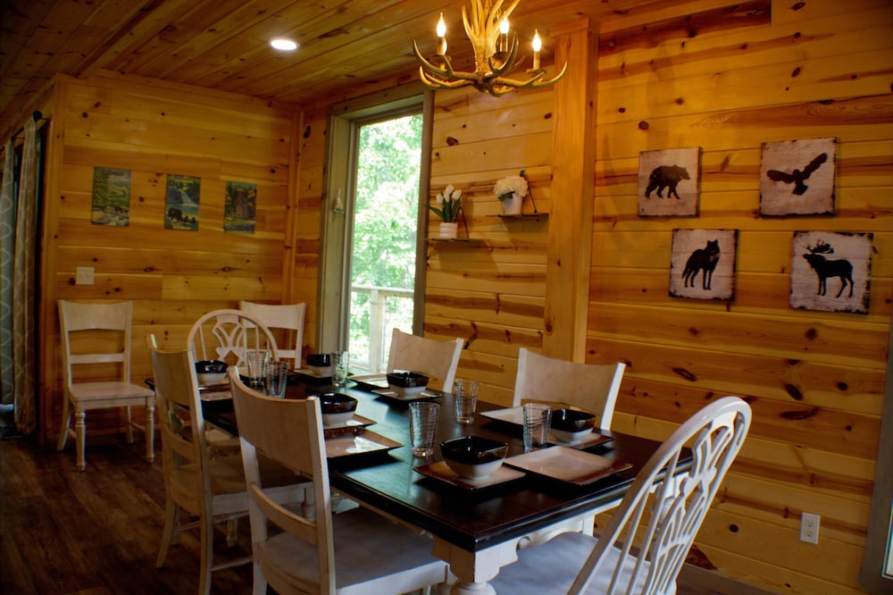 Vixen Run 4 Bedroom Cabin