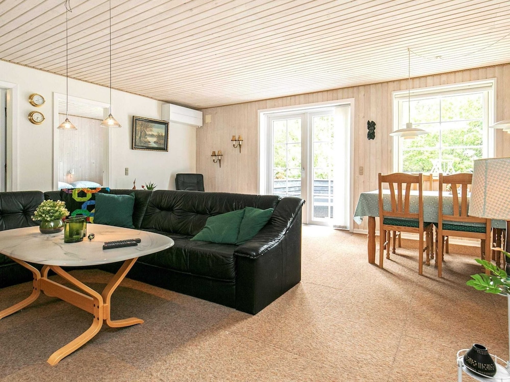 8 Person Holiday Home in Blavand view 4