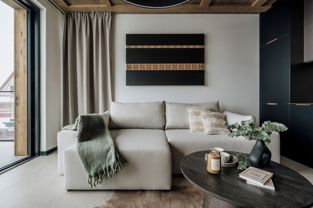Crystal Pine Spa - LoftAffair Collection