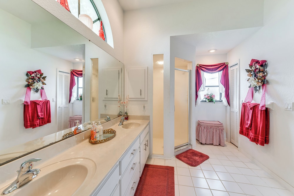 Sunroom & Dock! Canal-front Home in Port Charlotte