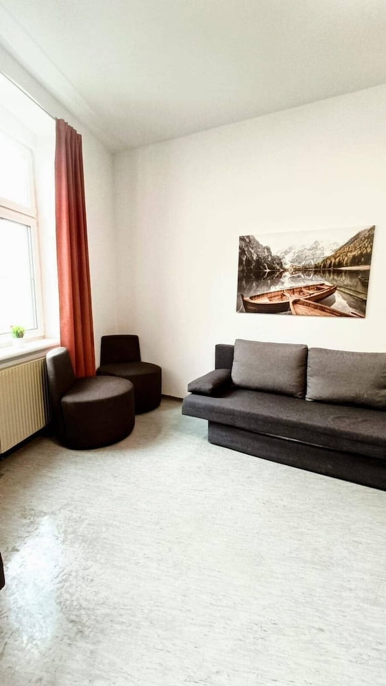 Comfy 4BR Apt Ideal for Groups Families