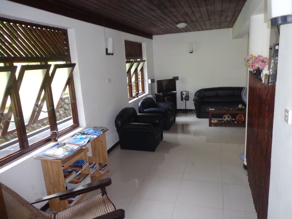 Brown's Edge Residence view 3