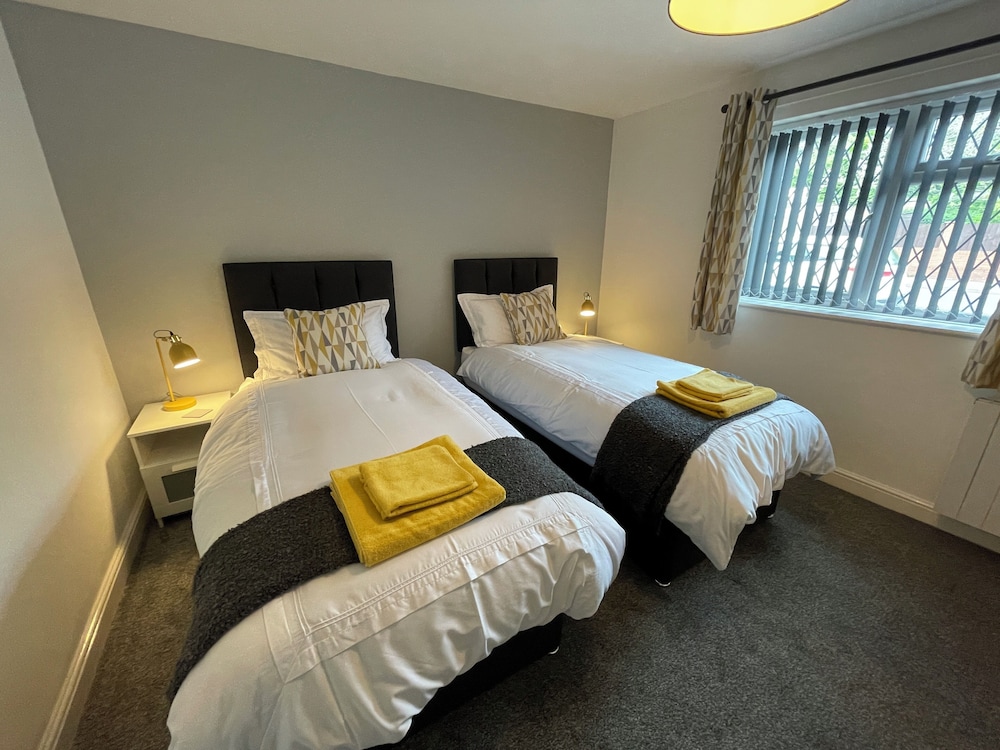 Cosy & Comfortable Apt with Parking view 5