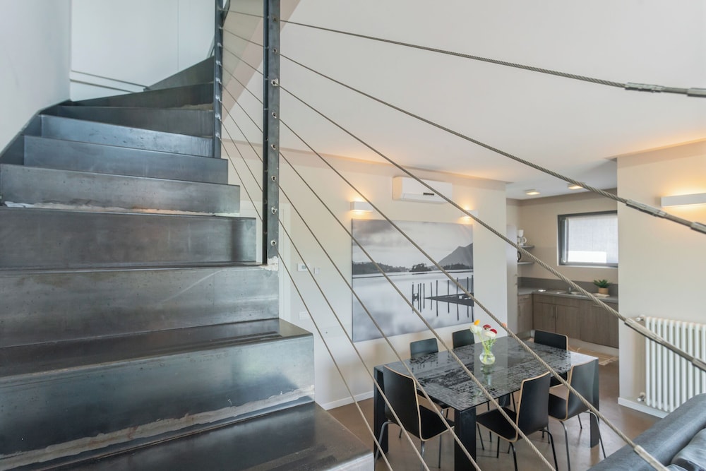 Mulino Vista Lake by Rent all Como