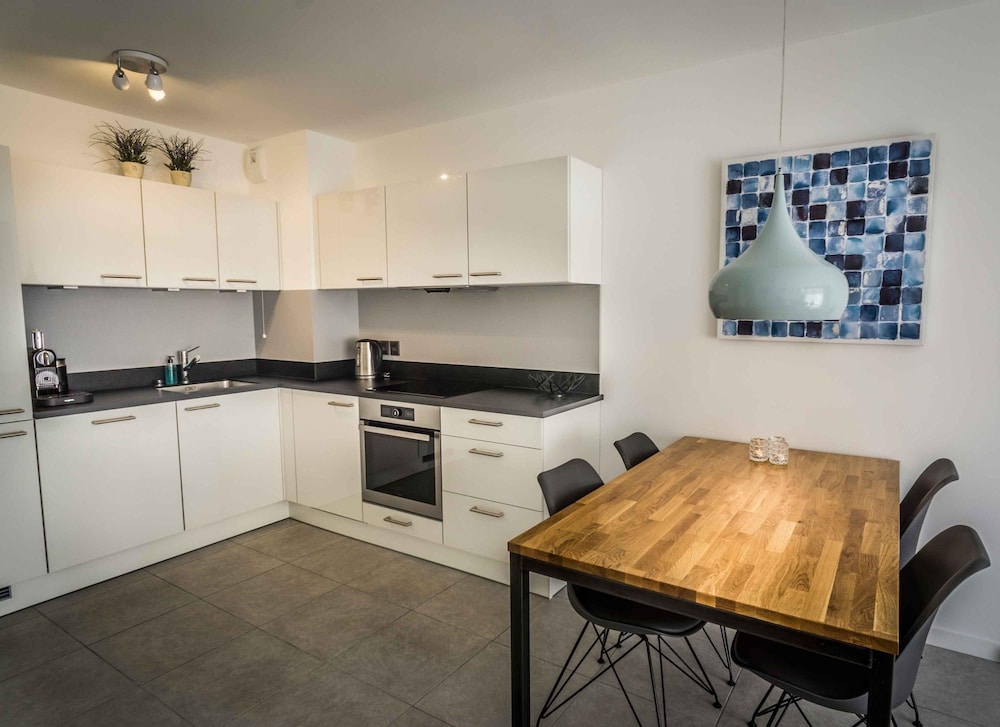 Modern 1 Bed Apartment in Prestigous Area of Cannes a Short Walk to the Croisette and the Palais - 1903