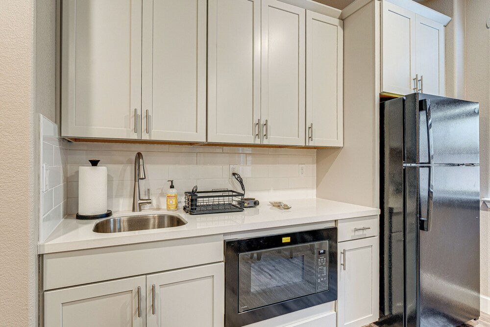 7 Mi to Folsom Lake: Sacramento Area Apartment