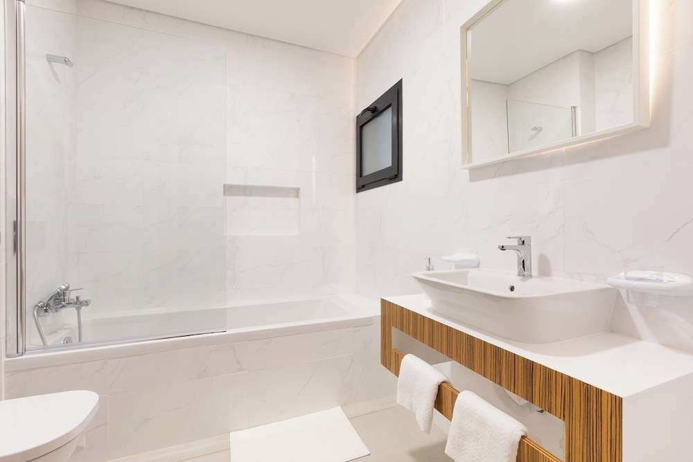 Correeira Luxury Residence T2 J - Albufeira, Pools, Wifi, Bbq, Beach photo 4