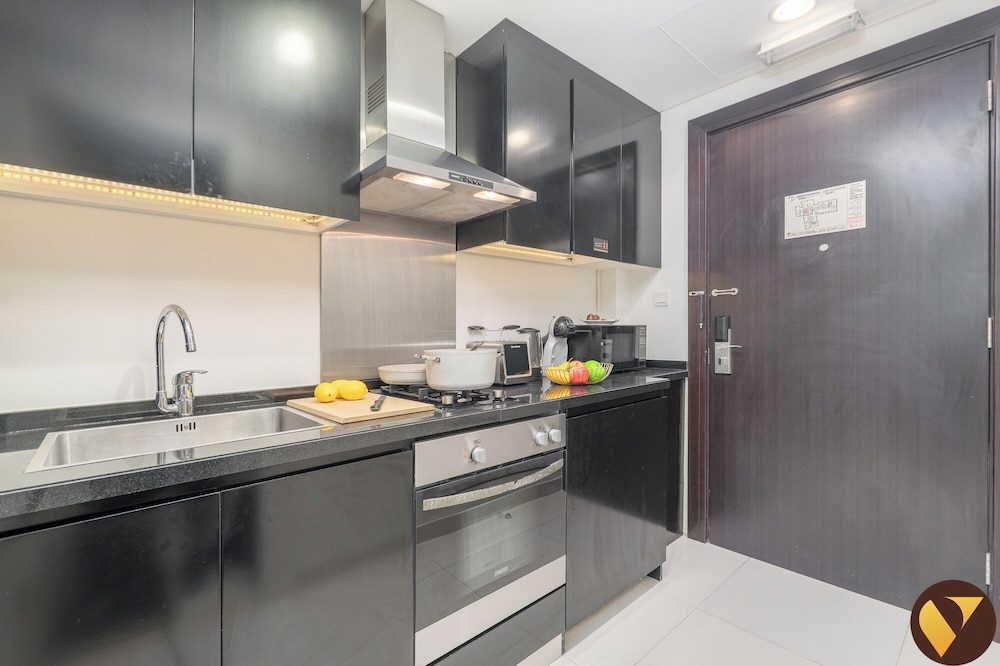 Damac Cour Jardin Pool & Gym Access