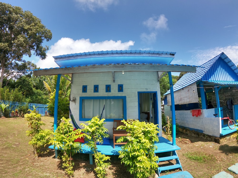 tanjung tinggi cottages