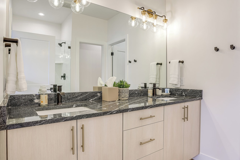 Hike & Ski: Townhome 8 Mi to Dtwn Ogden!