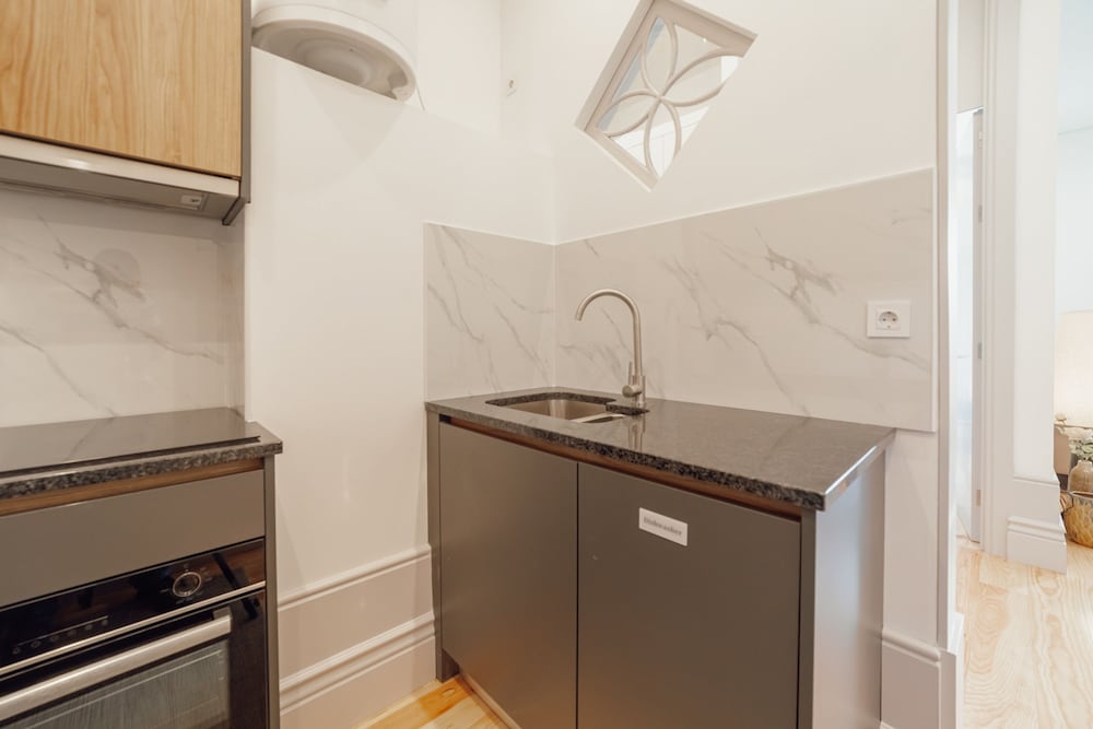 Heart OF Porto Apartment D by Vacationy