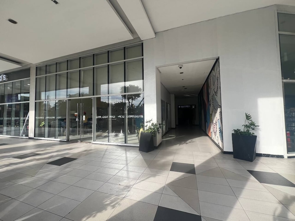 Marvinn's by LVH - 150 Newport Boulevard