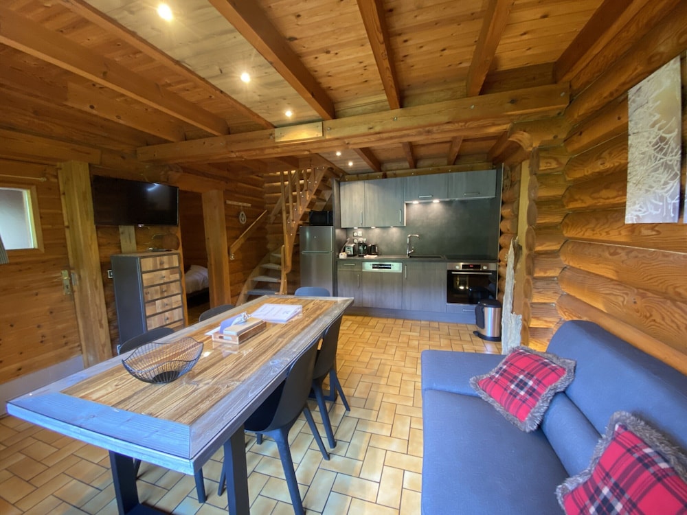 Chalet in La Bresse With Hot Tub & Mountain Views