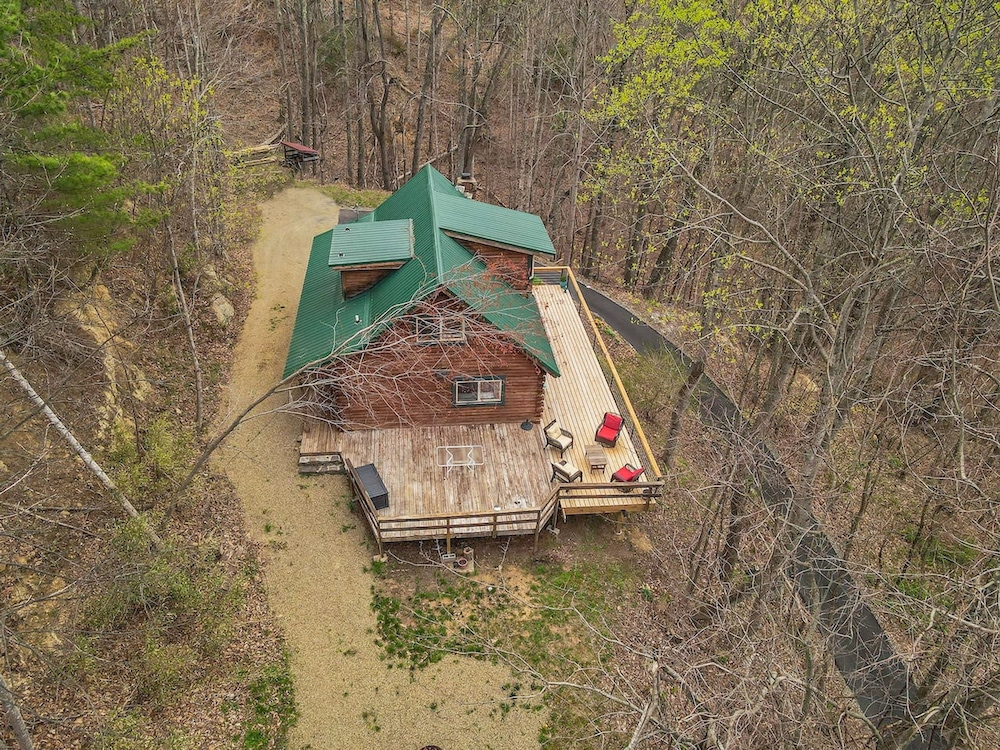 Heart Soul Log Cabin Sanctuary w Walking Trails