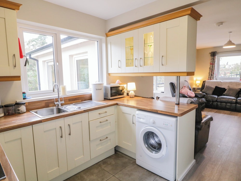 4 Carlton Cottages