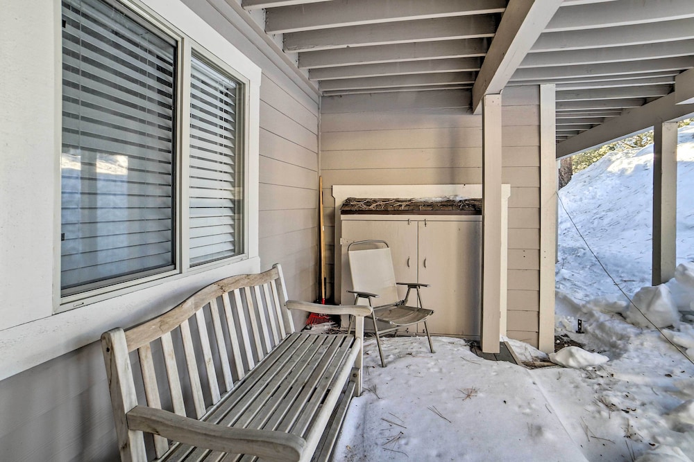 Epic Mammoth Lakes Getaway w/ Shared Pool, Hot Tub view 3
