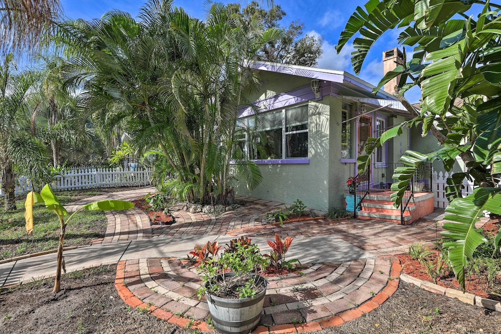 Historic Bradenton Cottage ~ 1 Mi to Downtown view 2