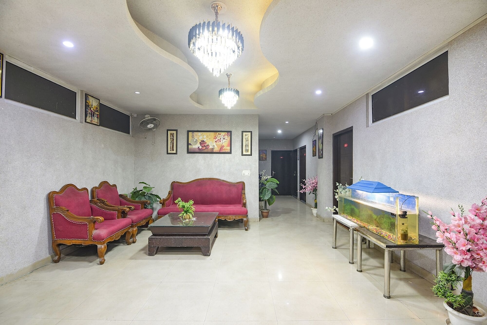 Fabhotel Happy Residency