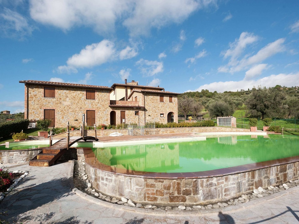 Apartment in Monte del Lago Near Lake Trasimeno view 4